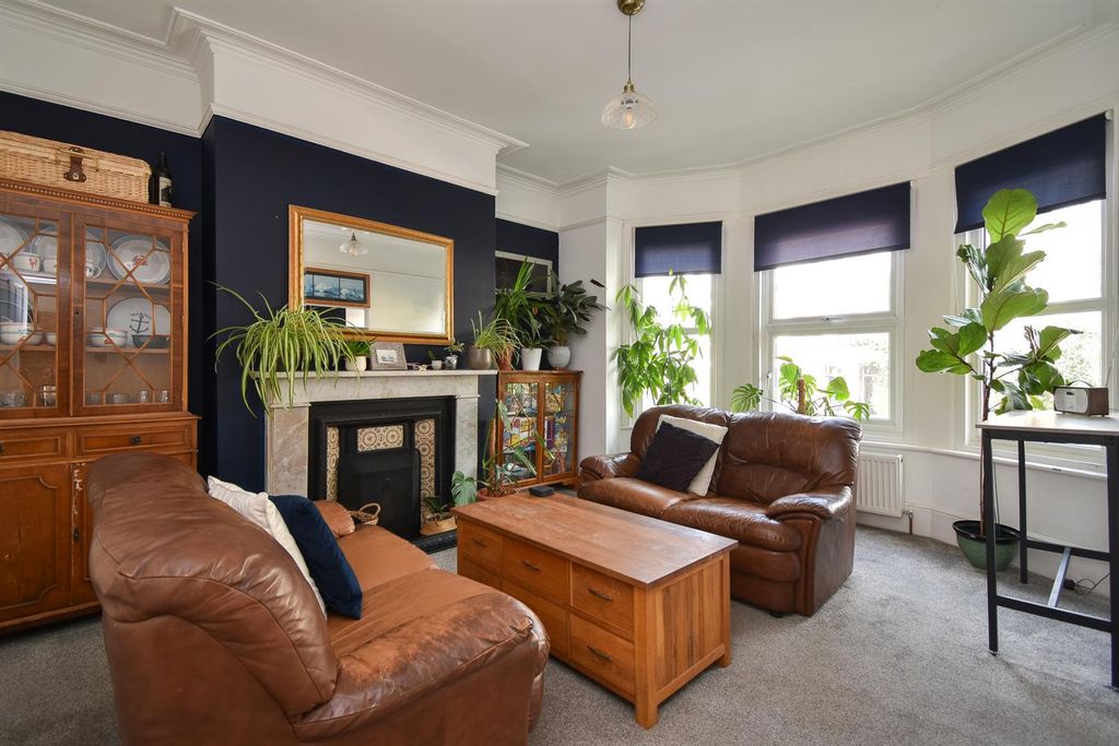 Property photo 1 of 19 Living Room