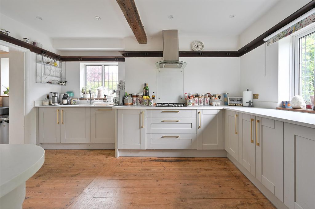 Property photo 2 of 12 24 Wood End Road-19.Jpg