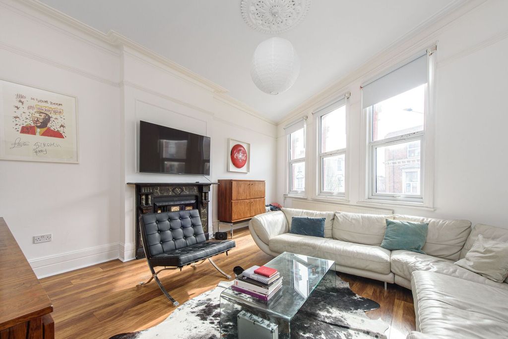 Property photo 1 of 8