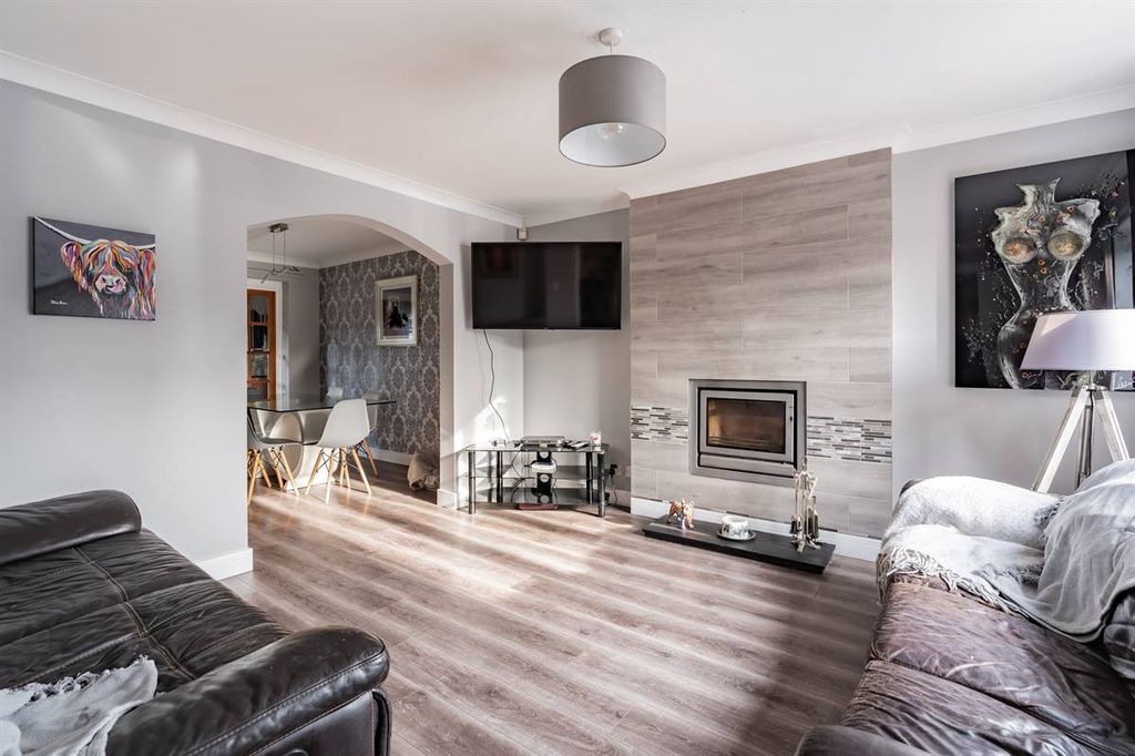 Property photo 2 of 24