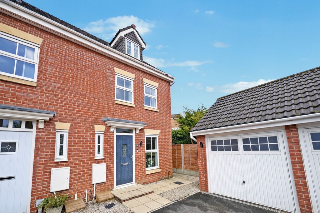 Property photo 1 of 20 External