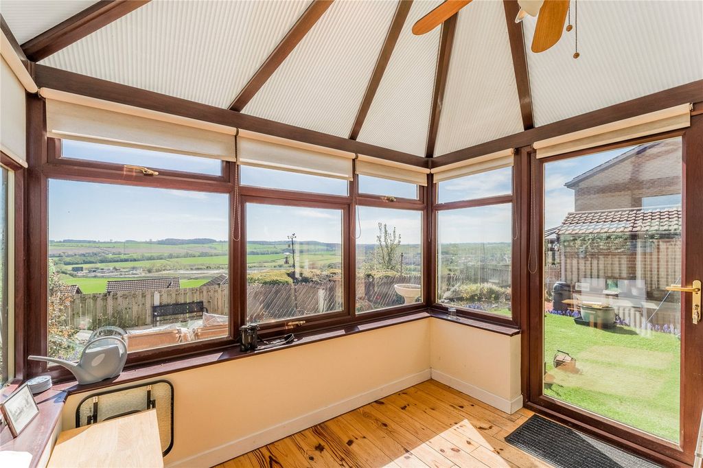 Property photo 2 of 39 Picture No. 53