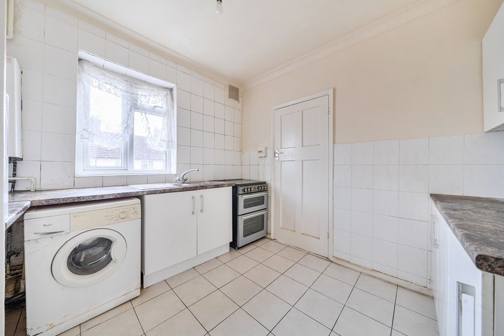 Property photo 3 of 13 Kitchen