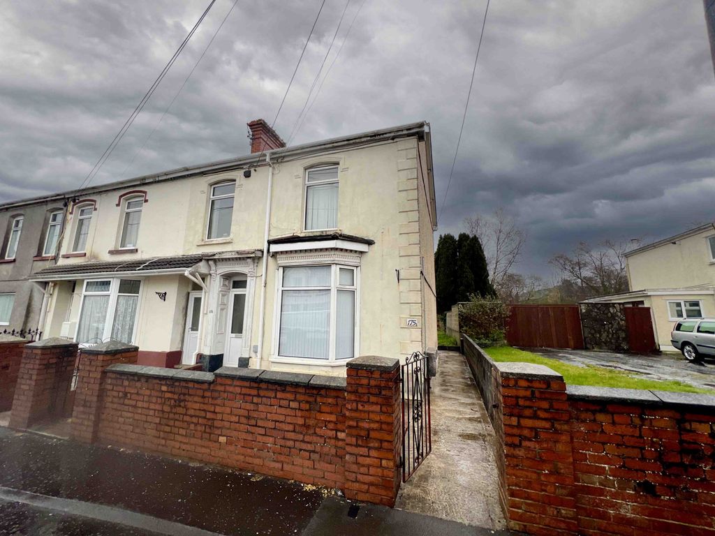 Property photo 1 of 7 2 Bedroom Flat For Rent On St Teilo Street In Pontarddulais