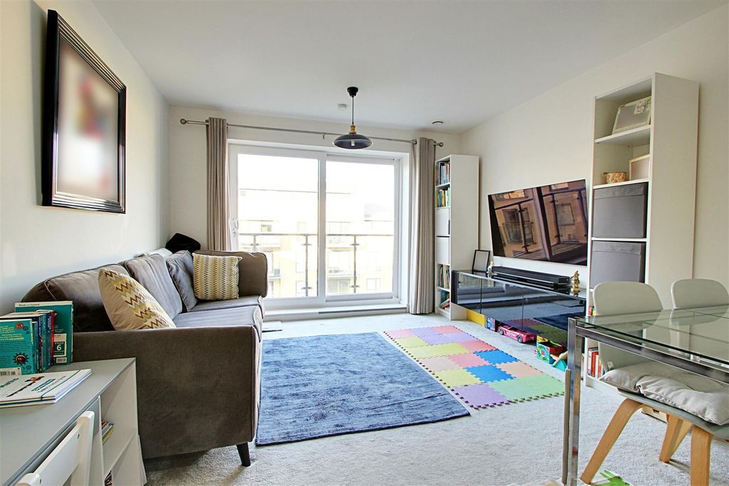 Property photo 3 of 13