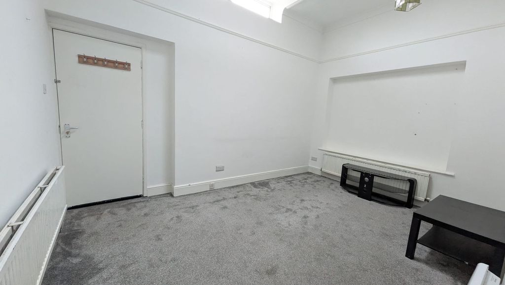 Property photo 3 of 5 E834d94E-66d5-45c1-Ad93-08Ac899d1B78