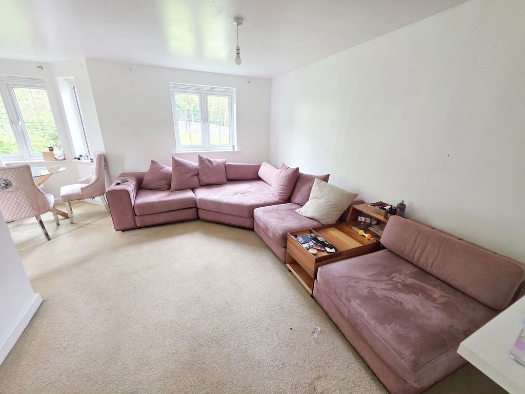 Property photo 3 of 8