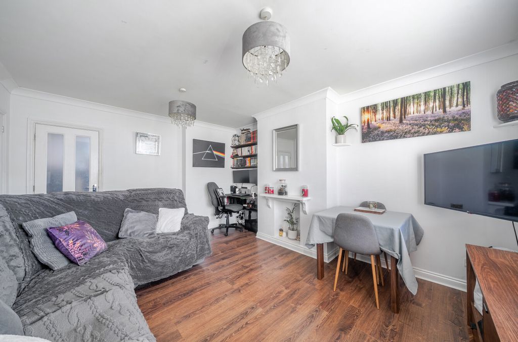 Property photo 3 of 12 1430931-13-69ba89...