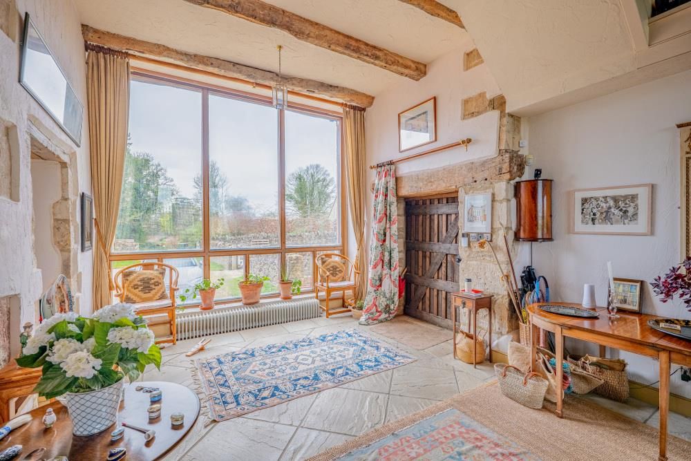 Property photo 3 of 19 Image