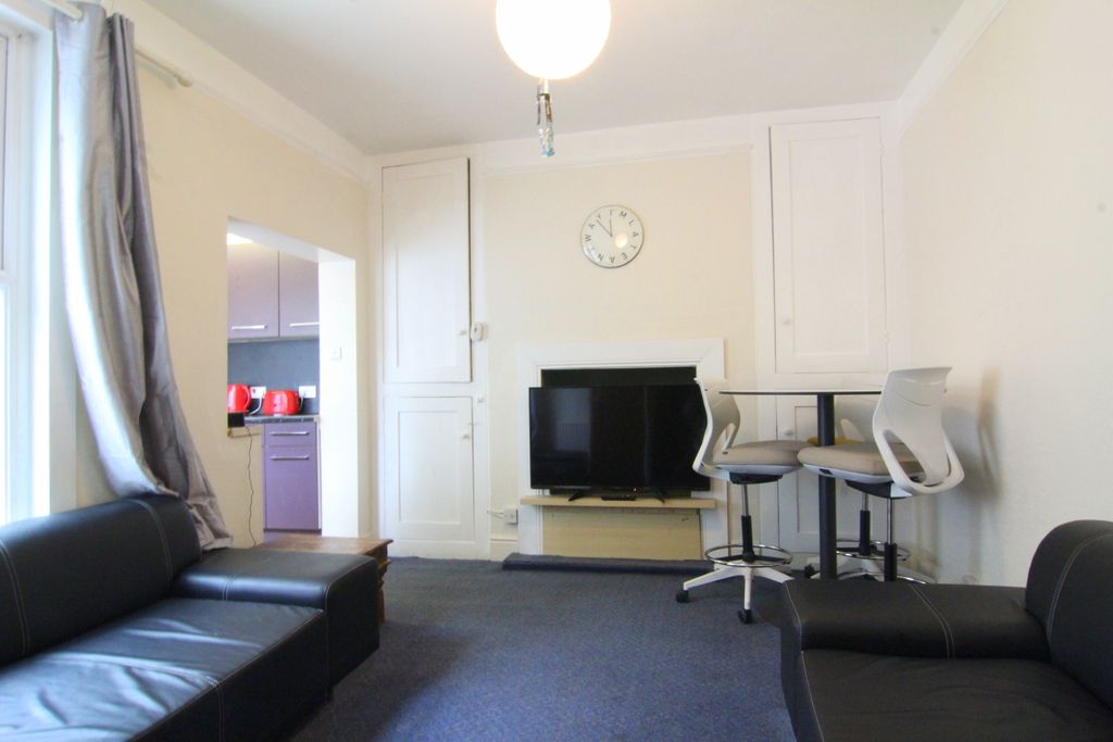 Property photo 2 of 24 Living Room