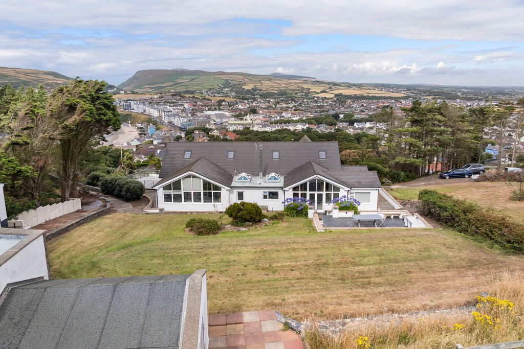 Property photo 3 of 56 Mull House