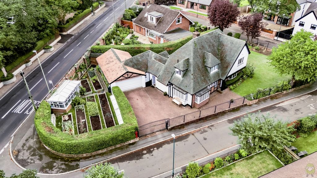 Property photo 2 of 25