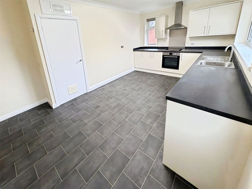 Property photo 3 of 17 Picture No. 18