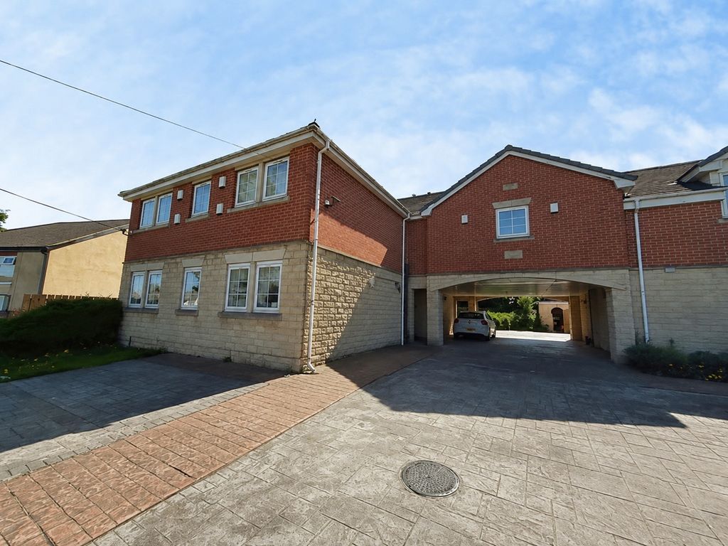 Property photo 1 of 8 Exterior