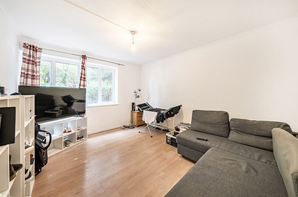 Property photo 2 of 11 1483645-4-6A477E9...