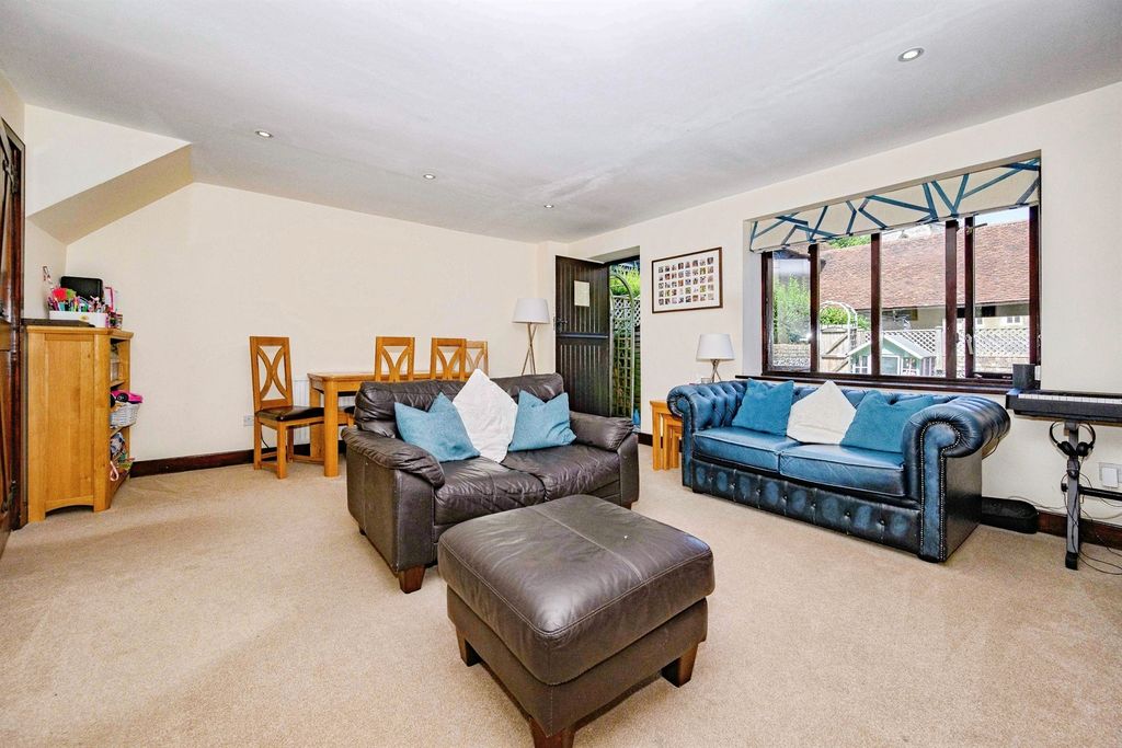 Property photo 3 of 19