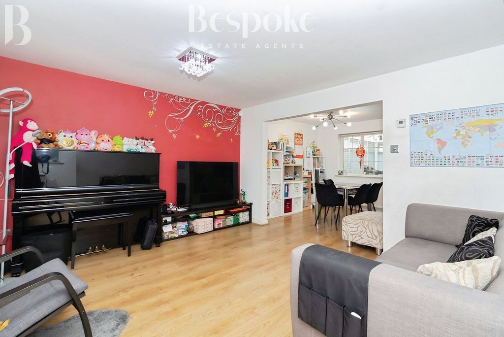 Property photo 2 of 22