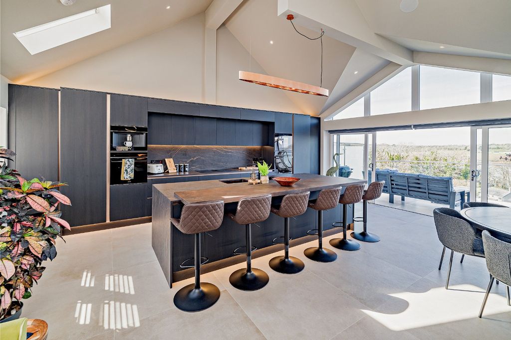 Property photo 3 of 39 Picture No. 09