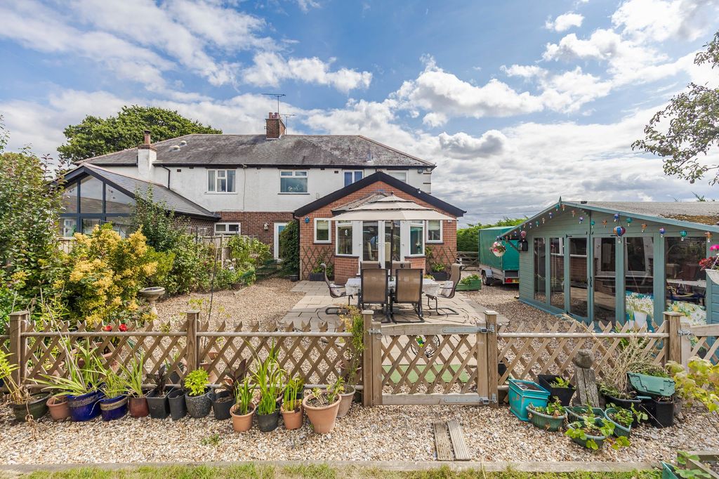 Property photo 3 of 33