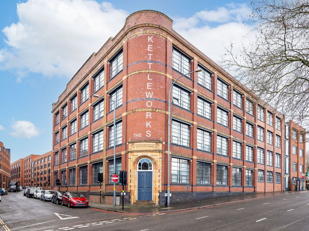 Property photo 1 of 33