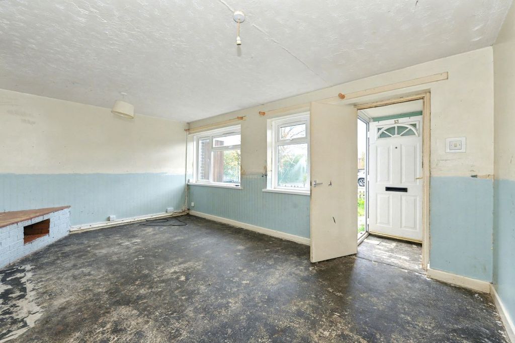 Property photo 2 of 19