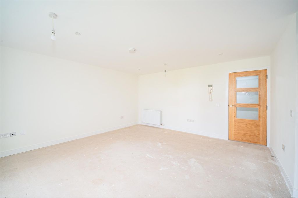 Property photo 3 of 22 Flat C Panmure Street Monifieth-8.Jpg