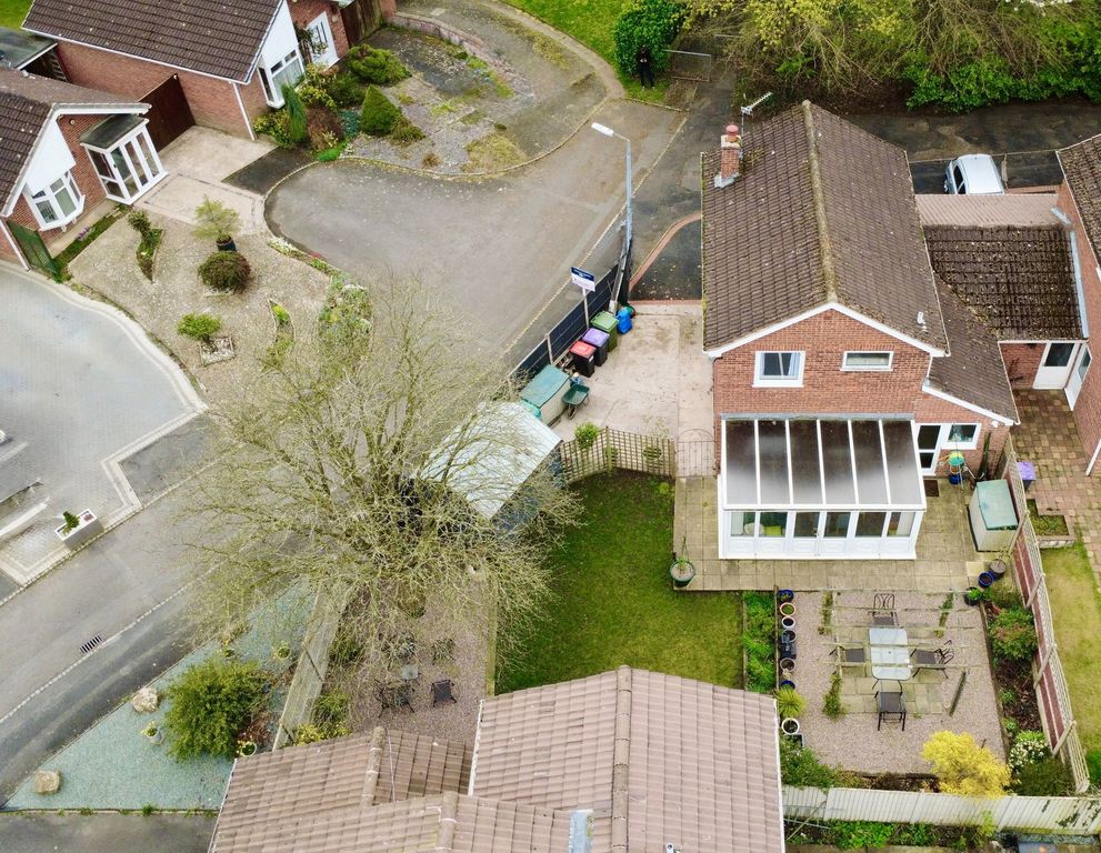 Property photo 2 of 31