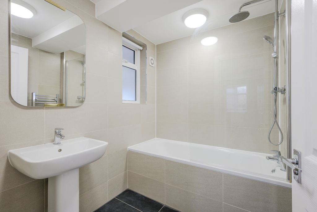 Property photo 2 of 10 Picture No. 03