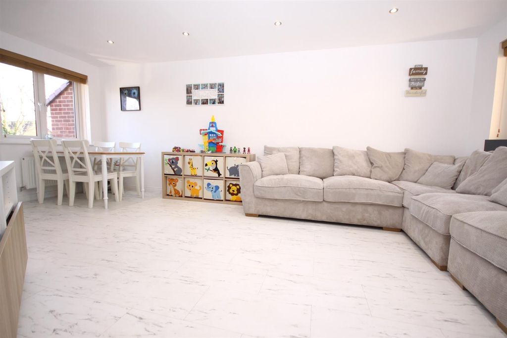Property photo 3 of 10 Img_8929.Jpg