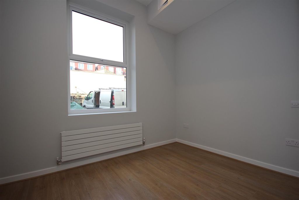 Property photo 3 of 4 2c.Jpg