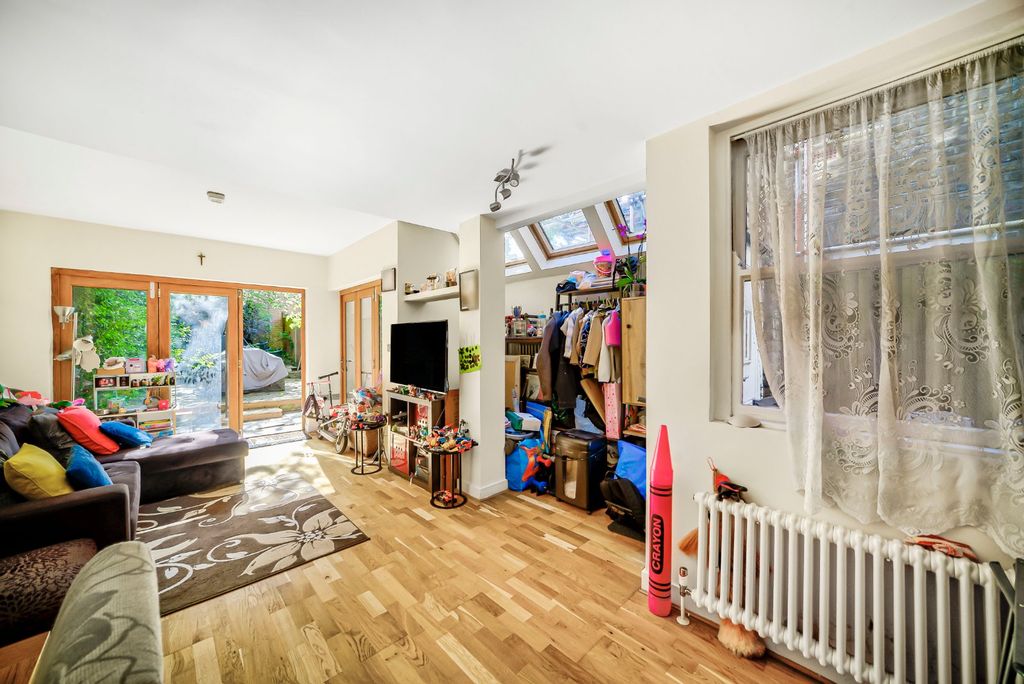 Property photo 1 of 16 Picture No. 10