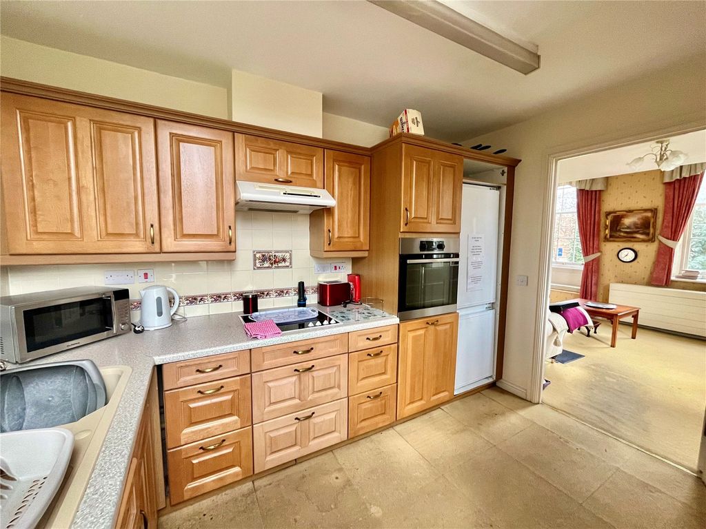 Property photo 3 of 20 Kitchen