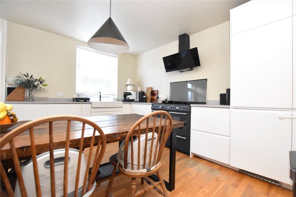 Property photo 2 of 15 Picture No. 05