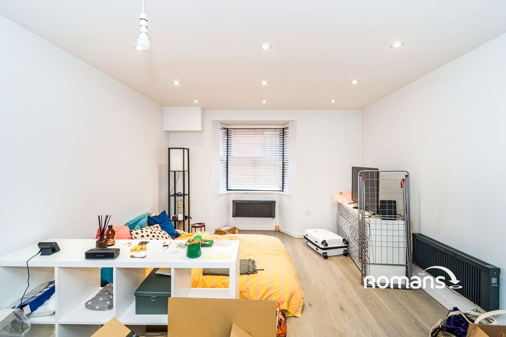 Property photo 3 of 8 Photo