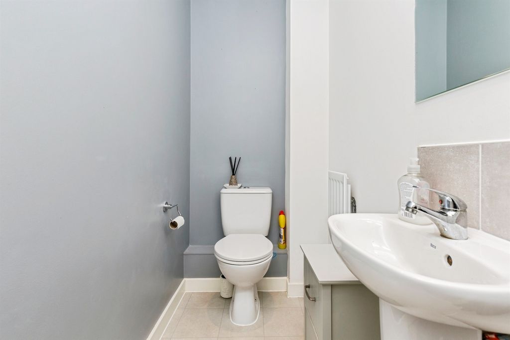 Property photo 2 of 13