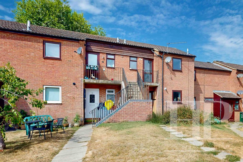Property photo 2 of 9