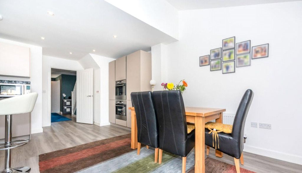 Property photo 3 of 14 Dining Room