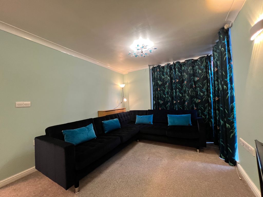 Property photo 2 of 11