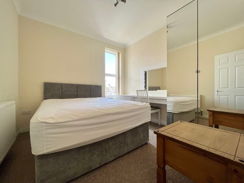 Property photo 2 of 12 Photo 4