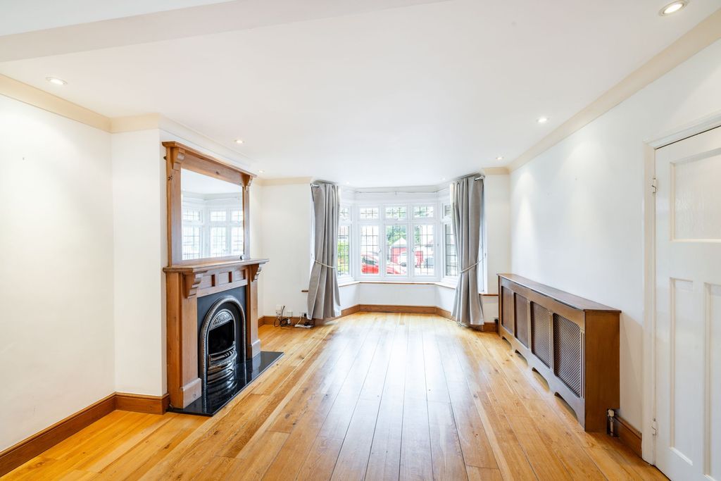 Property photo 3 of 20