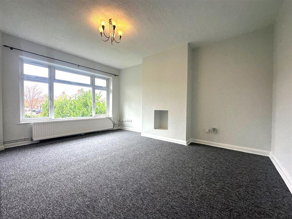 Property photo 2 of 8 Coopers Estate Agents