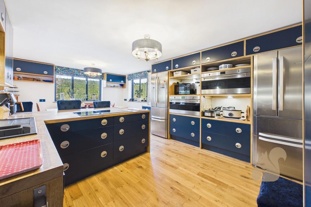 Property photo 2 of 27 Kitchen