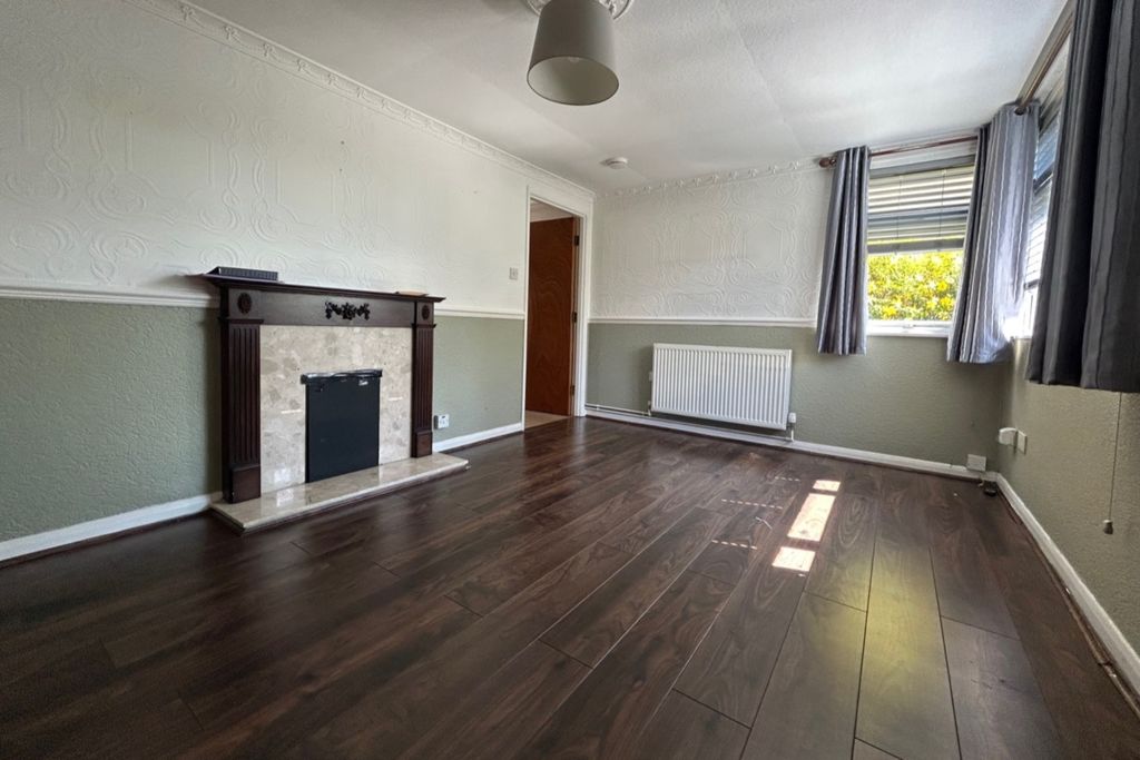 Property photo 3 of 10 8
