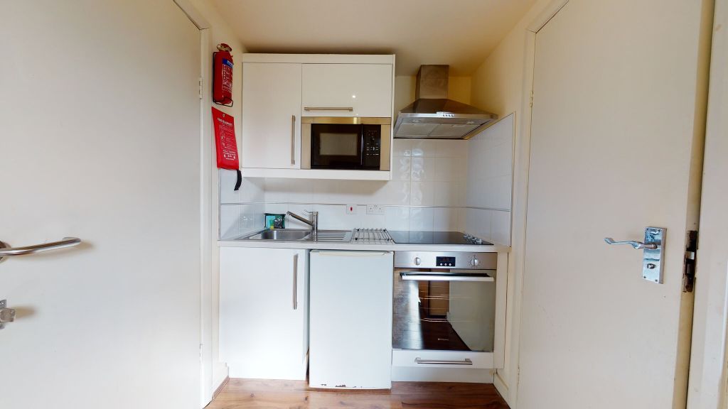Property photo 2 of 11 Kitchen