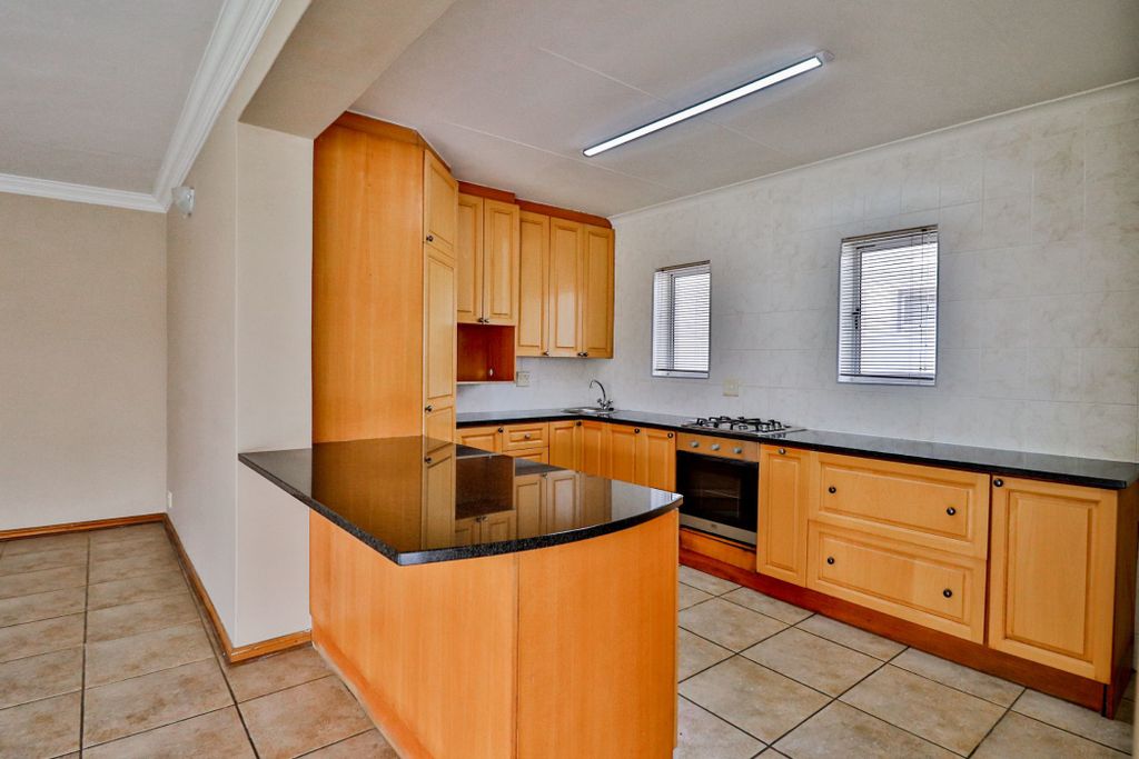 Property photo 3 of 35 1Jf1597848