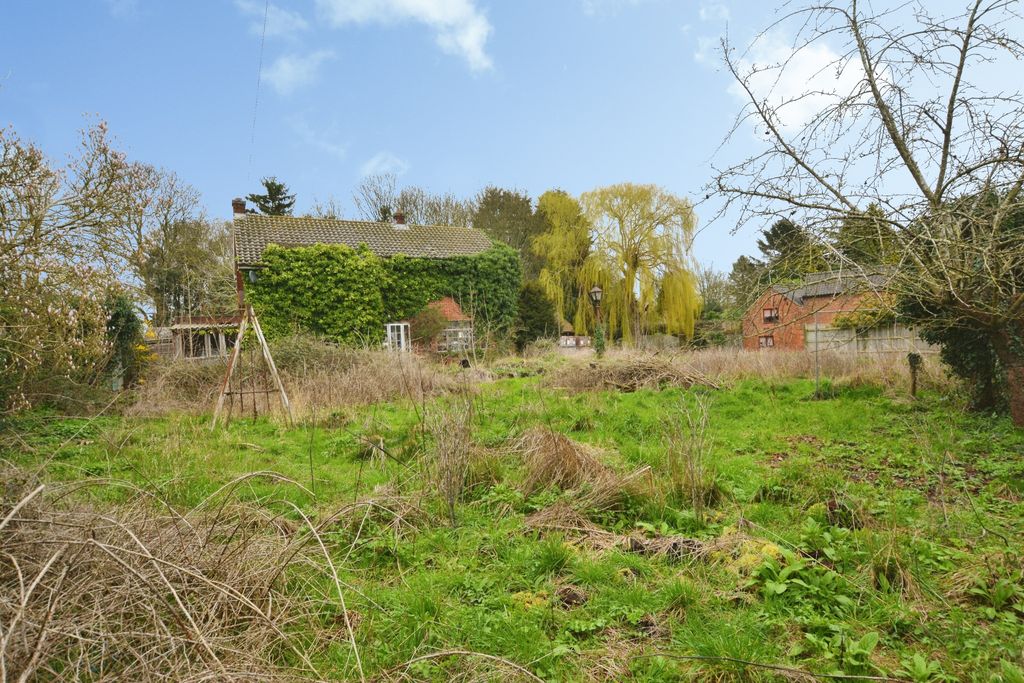 Property photo 3 of 13 Corner View