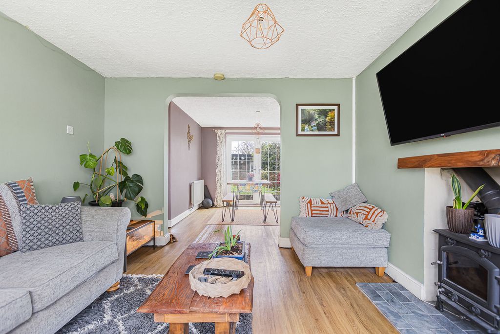 Property photo 3 of 20