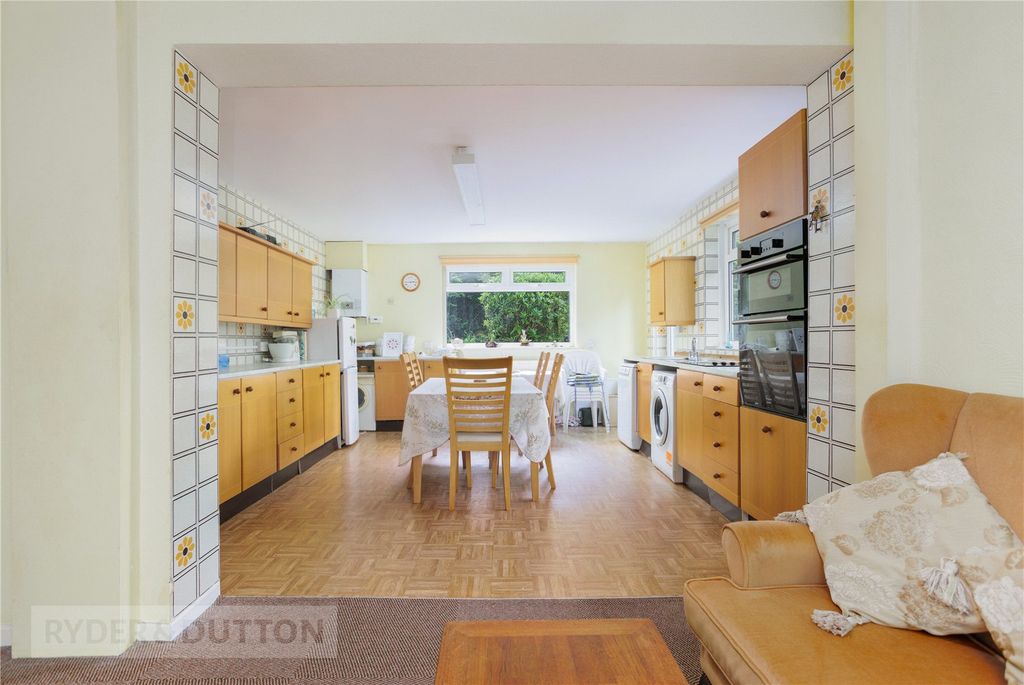 Property photo 3 of 24 Kitchen