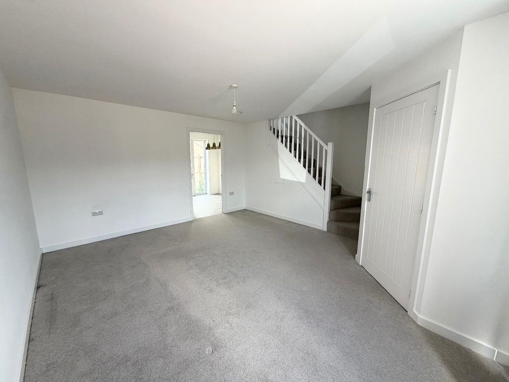 Property photo 2 of 10 Lounge