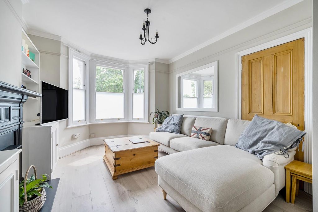 Property photo 3 of 14 1339782-16-689c854E6cd51.Jpg